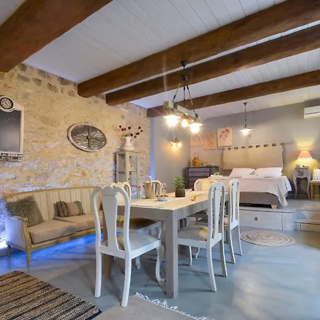 Domus Apartment *