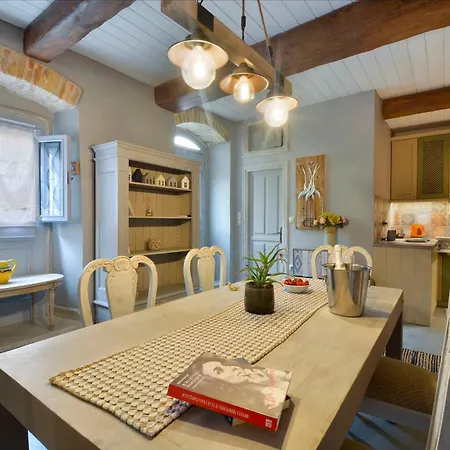 Apartment Domus